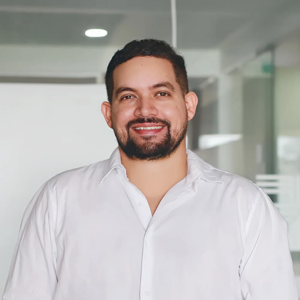 Luis Reyes V.